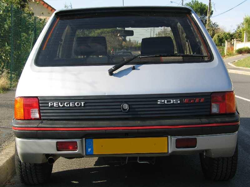 PassionGTi-Peugeot205GTi1.9-20051030-0004.jpg