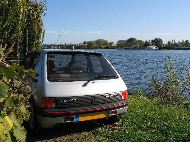 PassionGTi-Peugeot205GTi1.9-20051030-0022.jpg