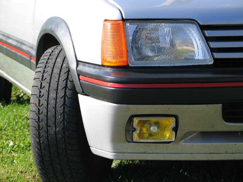 PassionGTi-Peugeot205GTi1.9-20051030-0025.jpg