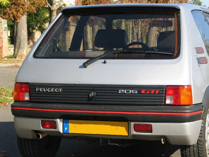 PassionGTi-Peugeot205GTi1.9-20051030-0028.jpg