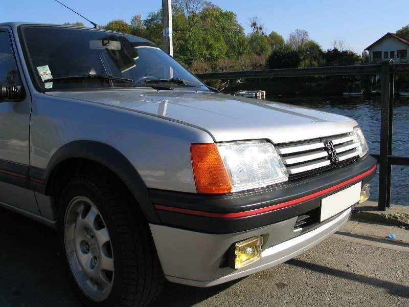 PassionGTi-Peugeot205GTi1.9-20051030-0032.jpg