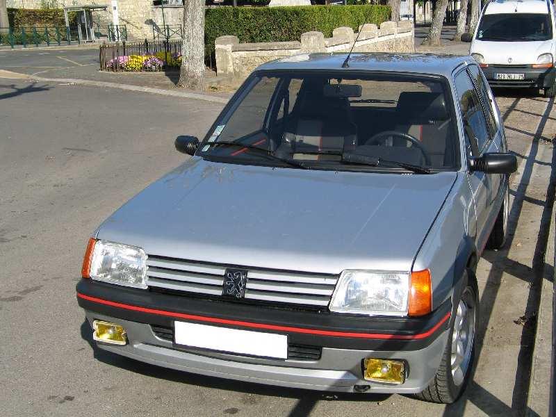 PassionGTi-Peugeot205GTi1.9-20051030-0033.jpg