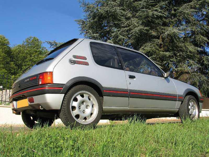 PassionGTi-Peugeot205GTi1.9-20051030-0040.jpg