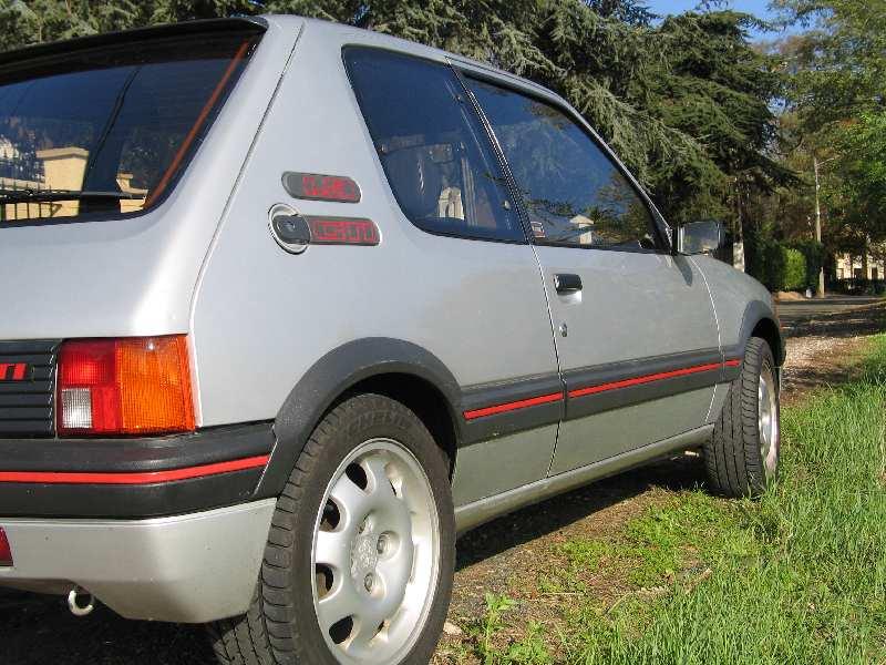 PassionGTi-Peugeot205GTi1.9-20051030-0043.jpg