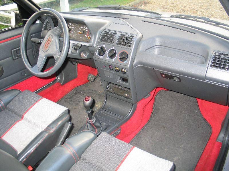 passiongti_205_GTi_1.9_130-interieur-2.jpg
